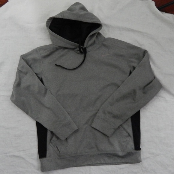 nike slim fit hoodie